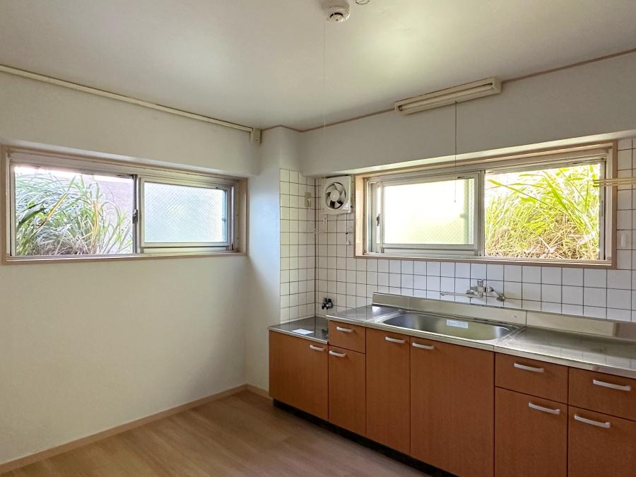 鎌倉市七里ガ浜二丁目の賃貸物件/ダイニングキッチン｜他の部屋から隔離されていますが、これはこれで良いかも