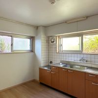 鎌倉市七里ガ浜二丁目の賃貸物件/ダイニングキッチン｜他の部屋から隔離されていますが、これはこれで良いかも