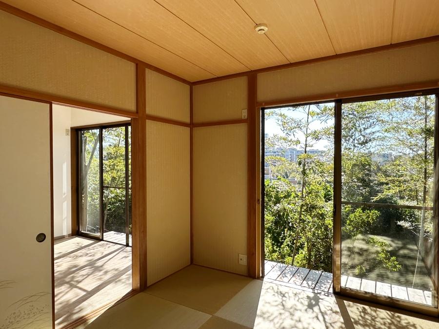 藤沢市大鋸三丁目の売買物件/和室｜陽射しがサンサンと降り注いでいます
