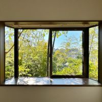 藤沢市大鋸三丁目の売買物件/洋室その1｜あえて出窓に観葉植物を置いてもいいかもしれません