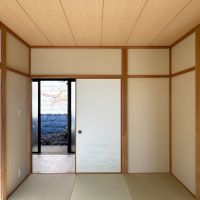 藤沢市大鋸三丁目の売買物件/和室｜和室を開けると玄関です