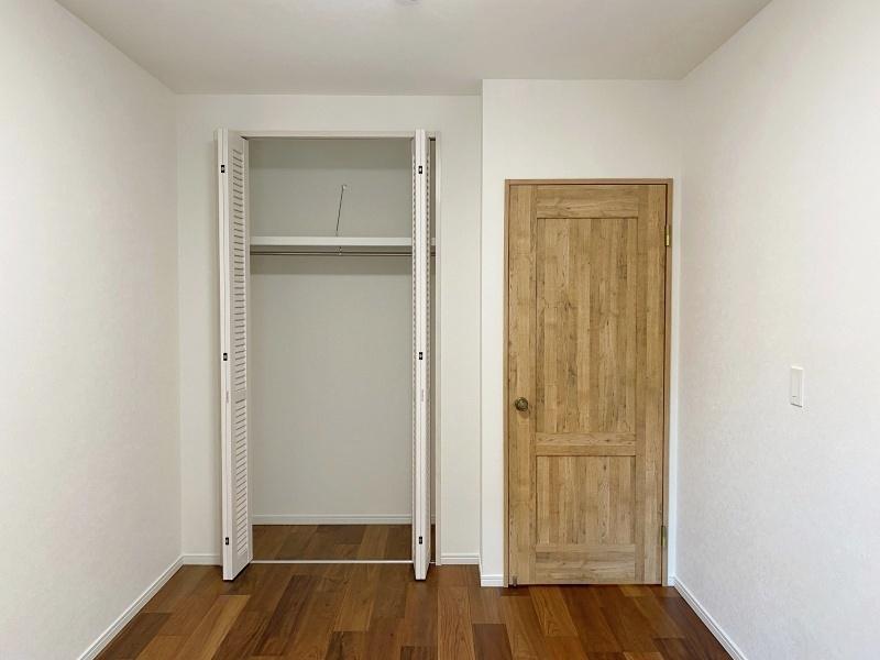 鎌倉市腰越五丁目の売買物件/各洋室にクローゼットあり