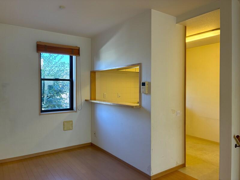 逗子市新宿二丁目の売買物件/キッチンの方を見てみます