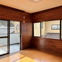 鎌倉市稲村ガ崎四丁目の賃貸物件/【2階洋室】部屋いっぱいに光が差し込みます