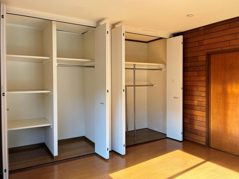 鎌倉市稲村ガ崎四丁目の賃貸物件/【2階洋室】収納が大きい