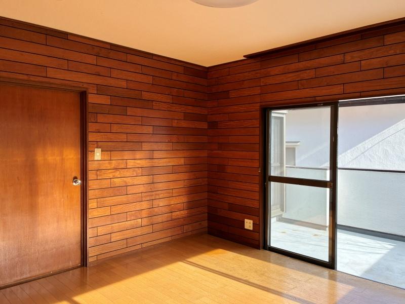 鎌倉市稲村ガ崎四丁目の賃貸物件/【2階洋室】反対から見て