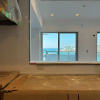 逗子市小坪四丁目の売買物件/キッチン｜ガラストップ3口コンロ・食器洗浄乾燥機が付きます。