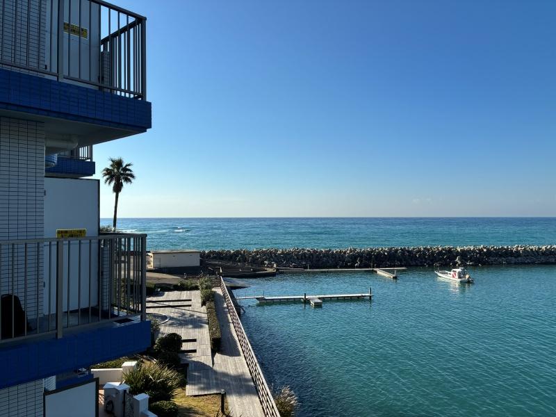 逗子市小坪四丁目の売買物件/バルコニー（左端）からの景色。