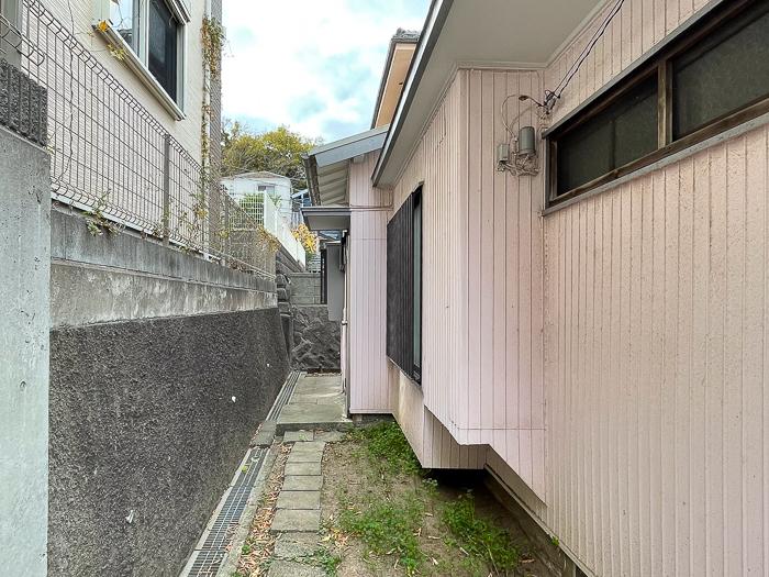 横須賀市森崎三丁目の賃貸物件/庭はぐるっと一周できます