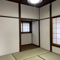 横須賀市森崎三丁目の賃貸物件/ワーキングスペースのある庭側の部屋