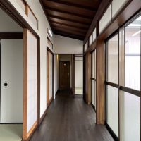 横須賀市森崎三丁目の賃貸物件/広い縁側は藤の家具が似合いそう