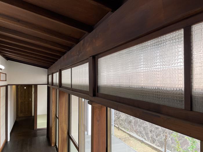 横須賀市森崎三丁目の賃貸物件/縁側の上部にもすりガラスが使われています