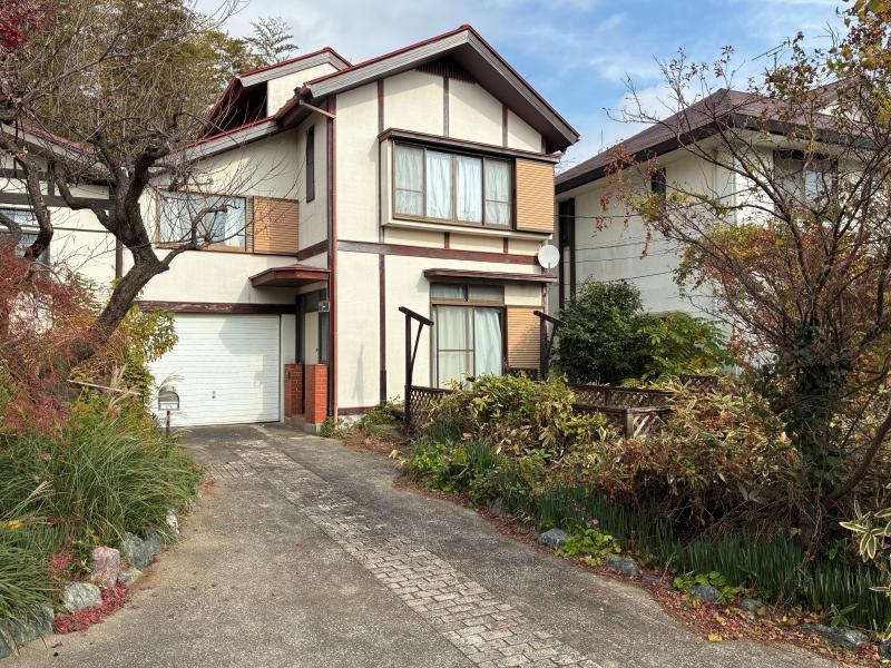 鎌倉市鎌倉山四丁目の売買物件/外観｜洋館という呼び方でもよさそうな雰囲気