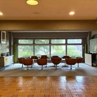 三浦郡葉山町一色の売買物件/マンションの共用部。レトロでときめきます