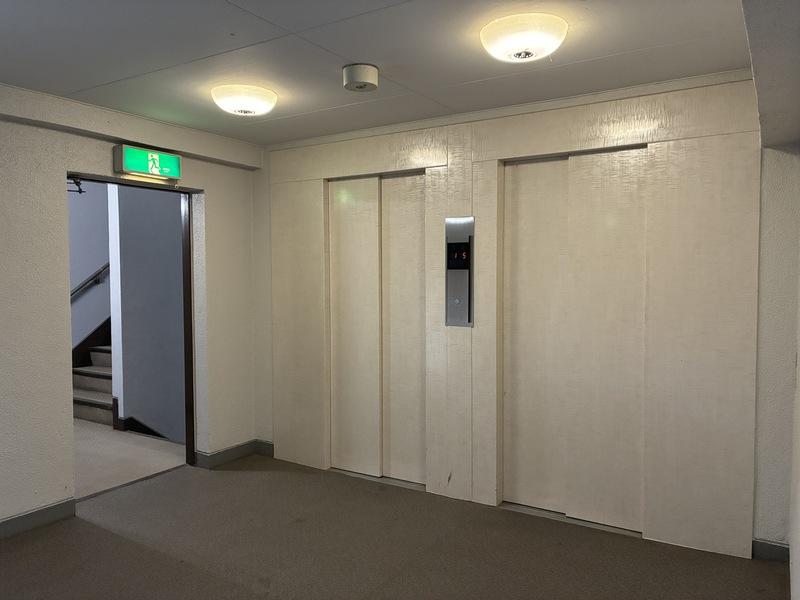 三浦郡葉山町一色の売買物件/エレベーターもあるので安心