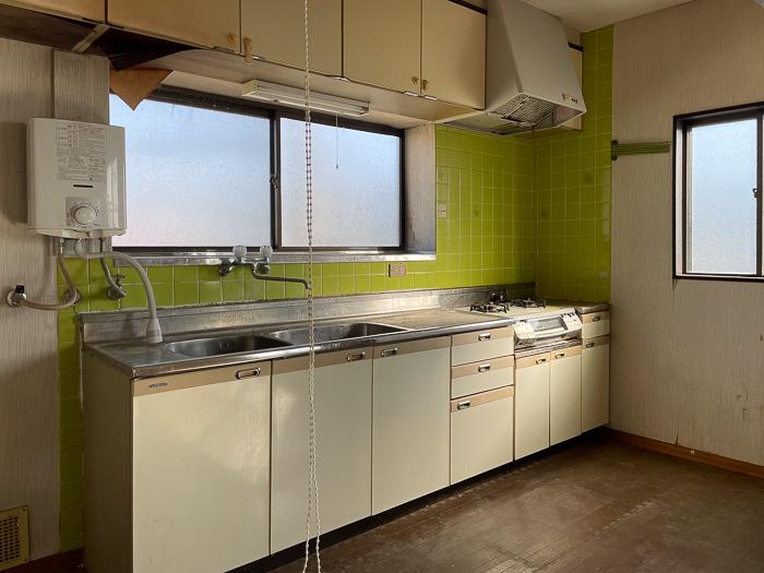 鎌倉市七里ガ浜一丁目の売買物件/キッチンは交換ですね