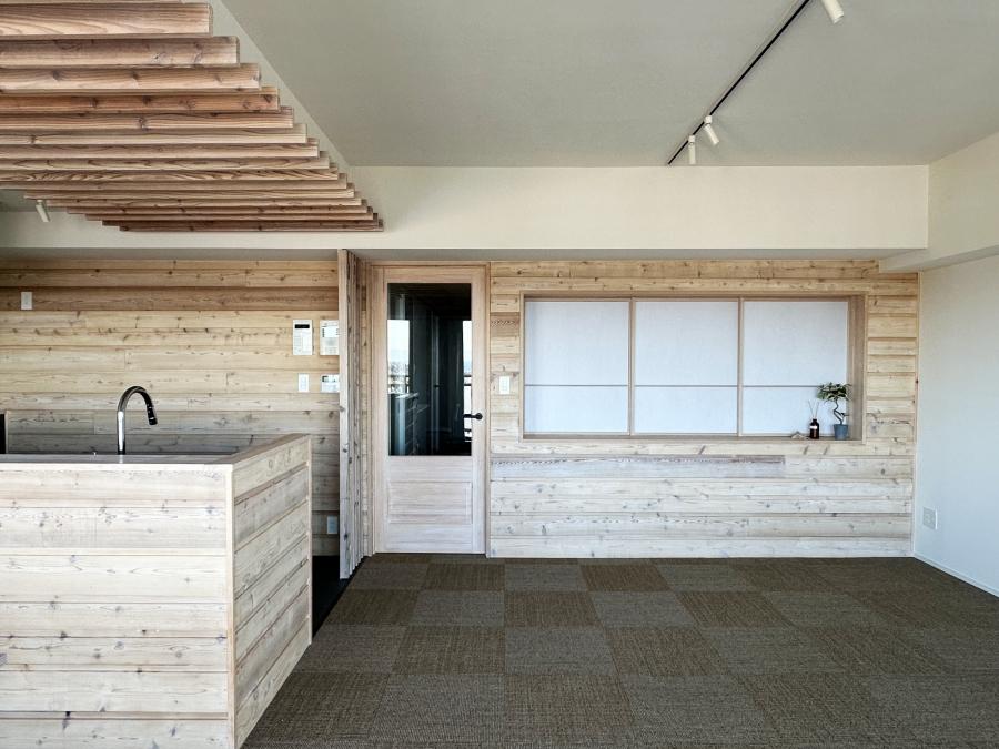 横須賀市武三丁目の売買物件/リビングダイニング｜障子の向こうに和室。よくあるリビングと続きの和室、とは少し違います