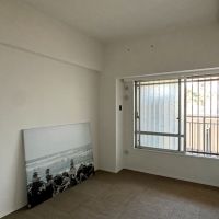 横須賀市武三丁目の売買物件/洋室その1｜窓は廊下側にあります