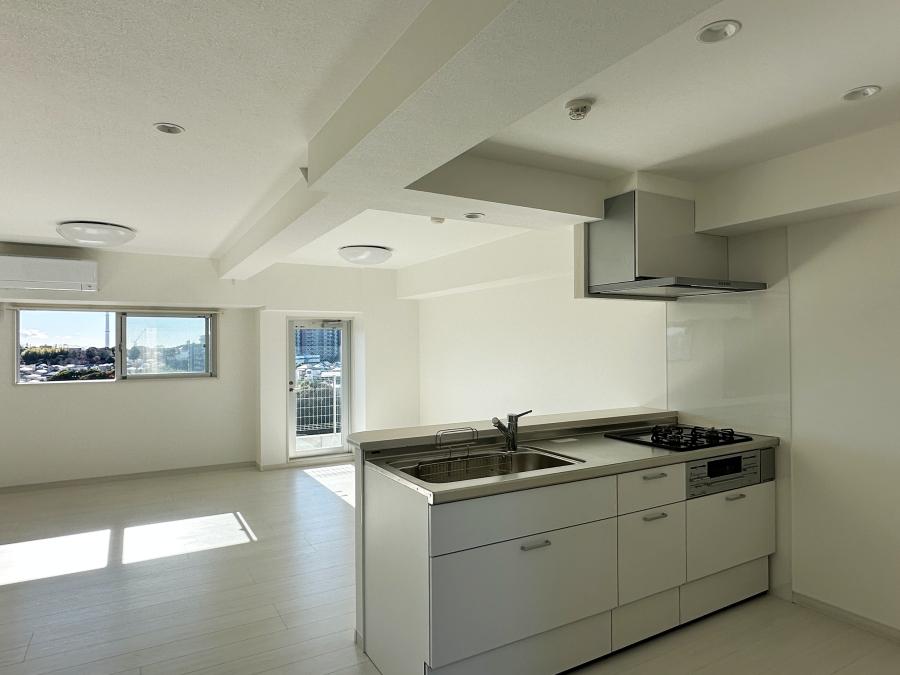 藤沢市善行一丁目の賃貸物件/キッチン｜眺望を眺めながら調理できます