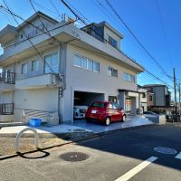 藤沢市善行一丁目の賃貸物件/外観｜この建物の向こうは崖です