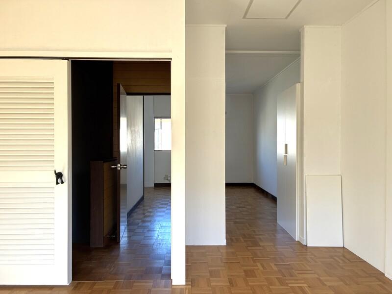 鎌倉市材木座五丁目の賃貸物件/2階の部屋。ドアがあるところと、廊下のところがあります