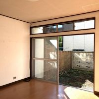 鎌倉市材木座五丁目の賃貸物件/1階のDK。この窓、いいです