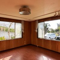 鎌倉市稲村ガ崎一丁目の賃貸物件/1階洋室｜二面採光で明るいんです