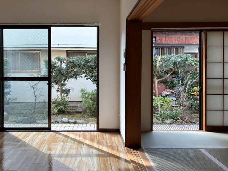 藤沢市本鵠沼二丁目の賃貸物件/洋室・和室から広がる和の庭。独り占めできる空間です。