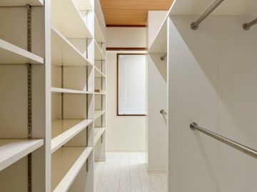 逗子市小坪五丁目の売買物件/服飾愛好家の抜け殻