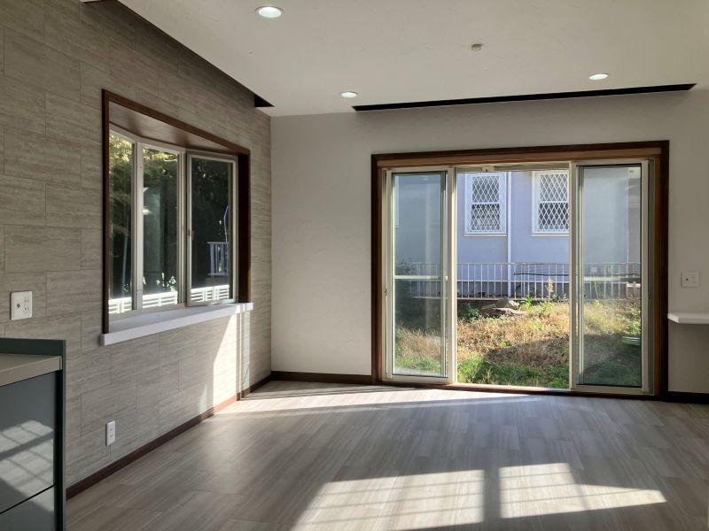 鎌倉市津の売買物件/1階DK｜東側で庭に面しています。