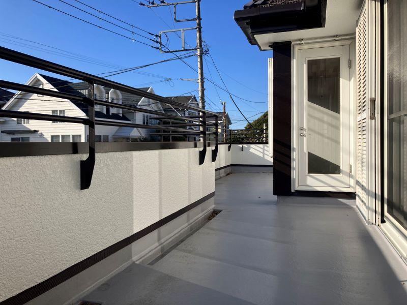 鎌倉市津の売買物件/2階バルコニー｜ゆったりした広さ。