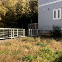 鎌倉市津の売買物件/庭｜東側の庭はほどよい広さ。