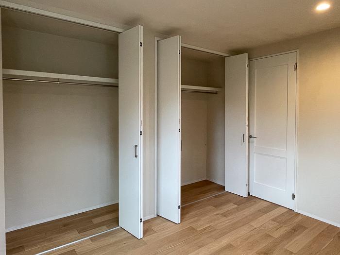 鎌倉市梶原二丁目の売買物件/主寝室として使える6.2帖の部屋。クローゼットが大きい