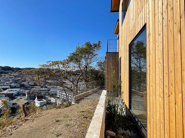 鎌倉市梶原二丁目の売買物件/別日の南側、スカッと抜けた空です