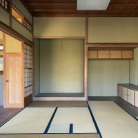 鎌倉市梶原三丁目の売買物件/1階 和洋室｜炉が切られまさにおもてなしの一室