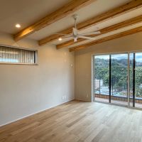 鎌倉市梶原二丁目の売買物件/A棟側は視線が重ならないよう窓の位置に配慮