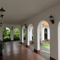 逗子市小坪五丁目の売買物件/逗子マリーナの4-5号棟は廊下で繋がっています