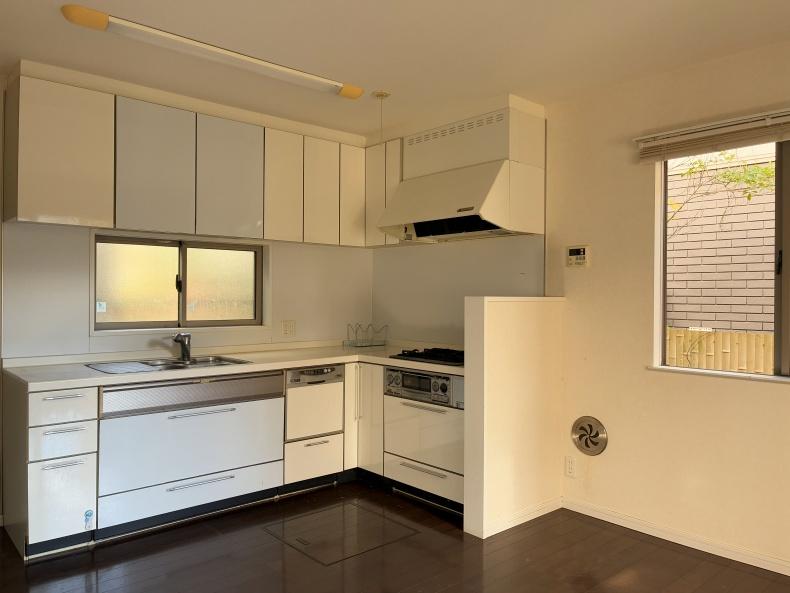 鎌倉市山ノ内の賃貸物件/LDK｜L字のキッチンが可愛らしい