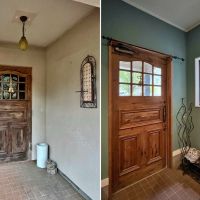 鎌倉市笛田五丁目の売買物件/左：玄関（外）｜右：玄関（内）同じ木製扉も表と裏で表情がちがって見えます