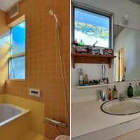 横浜市金沢区六浦二丁目の売買物件/左：浴室はきれいなイエロータイル｜右：洗面室にも窓があっていい