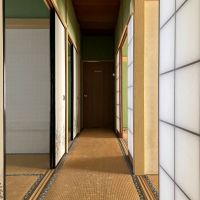 横須賀市長井の賃貸物件/2階廊下｜廊下まで畳敷きなのは珍しい。両側に和室が並びます。