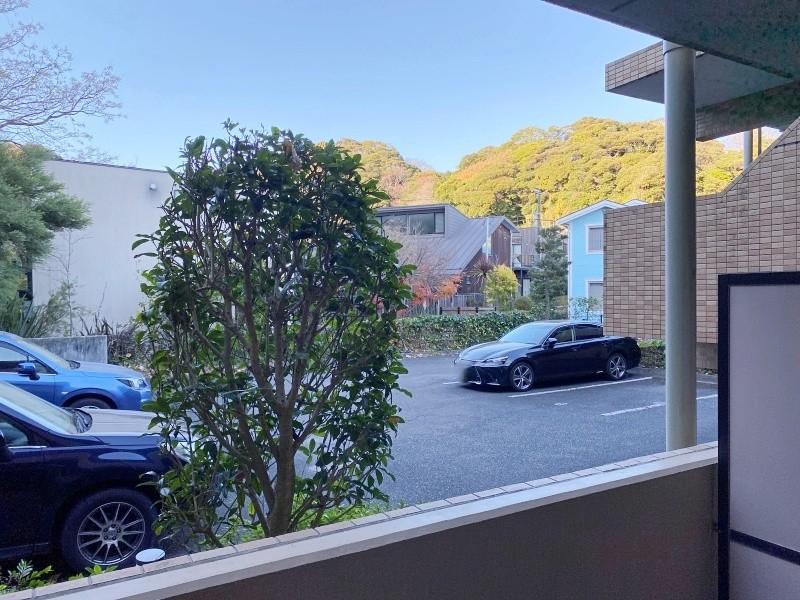 鎌倉市長谷三丁目の賃貸物件/北側洋室8.3帖│バルコニーからの眺め