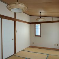 藤沢市辻堂六丁目の賃貸物件/和室｜空間に馴染む照明が備え付けです
