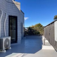 鎌倉市山ノ内の賃貸物件/バルコニー｜北東向きです。この広さをどう使おうか。