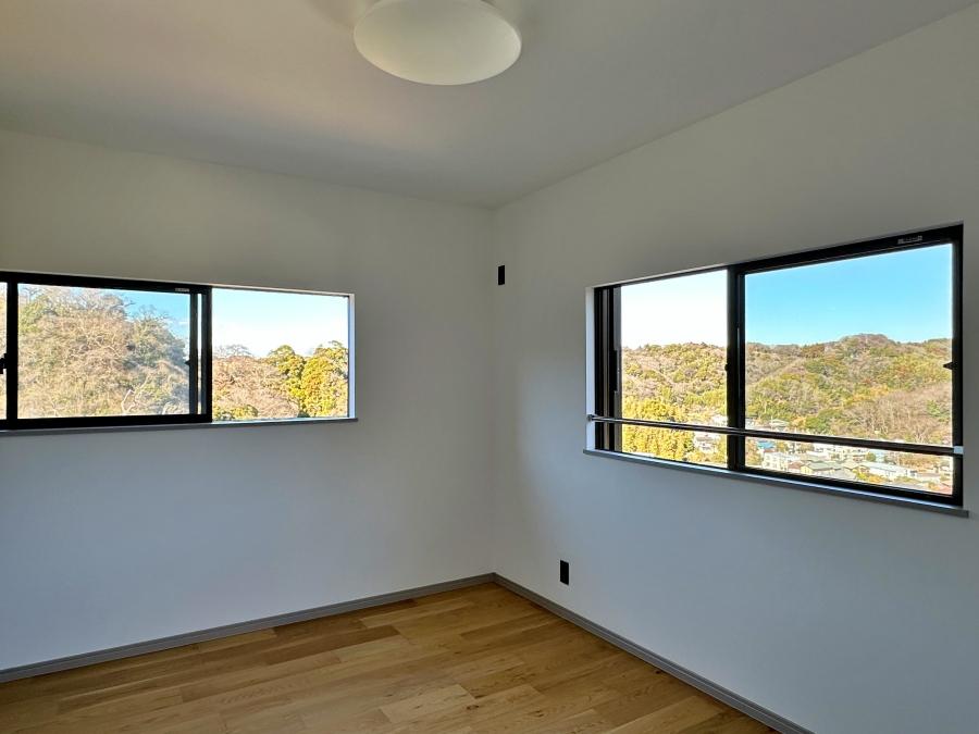 鎌倉市笛田六丁目の売買物件/2階洋室その2｜もちろん抜けた眺望が楽しめます