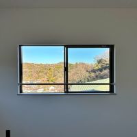 鎌倉市笛田六丁目の売買物件/2階洋室その2からの眺望｜窓枠のアートのようです