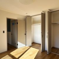 鎌倉市笛田六丁目の売買物件/2階洋室その1｜収納はかなり広いです