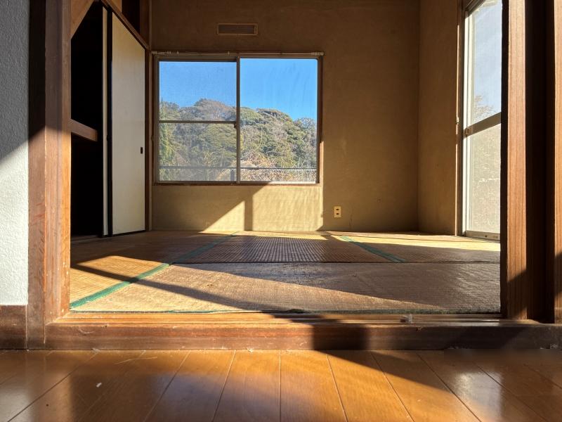 逗子市山の根二丁目の売買物件/1階 LDK｜畳とフローリングの段差。これだけあればフローリングを重ね張りしても段差が生じないのです