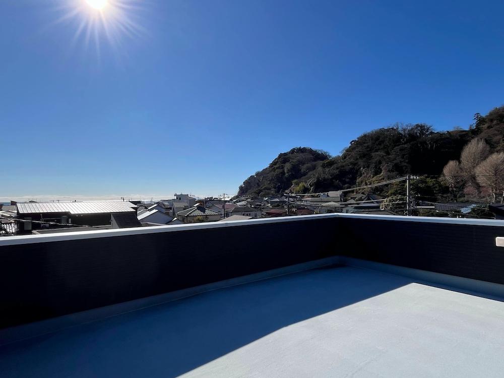 鎌倉市坂ノ下の売買物件/屋上の眺望を別角度（極楽寺方向）