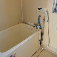 葉山町堀内の賃貸物件/浴室｜お風呂は少し年代を感じますが、追い炊き機能も後付けされています